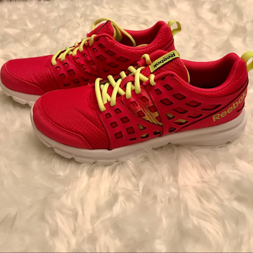 ✨EUC✨ Reebok Running shoes pink & neon yellow sz 8